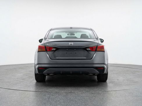 Used 2025 Nissan Altima 2.5 SV image 7