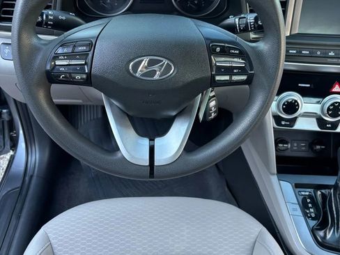 Used 2019 Hyundai Elantra SEL image 9