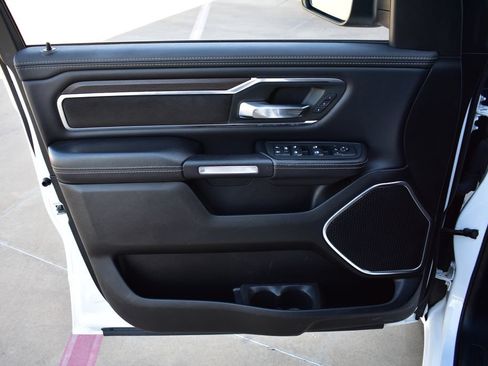 Used 2025 RAM 1500 Laramie AWD/4WD image 17
