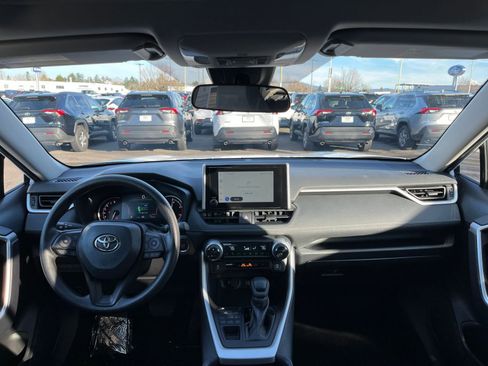 Used 2025 Toyota RAV4 XLE image 36
