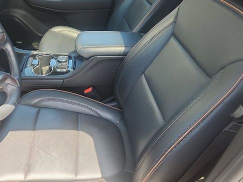Used 2023 GMC Acadia AT4 w/ Technology Package AWD/4WD image 11