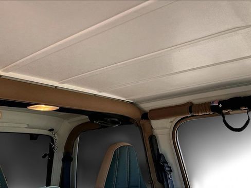 Used 2000 Jeep Wrangler Sahara image 17