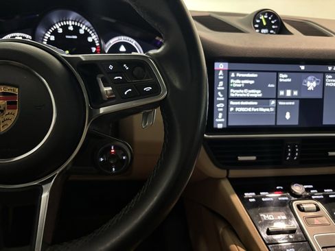 Used 2019 Porsche Cayenne E-Hybrid image 15