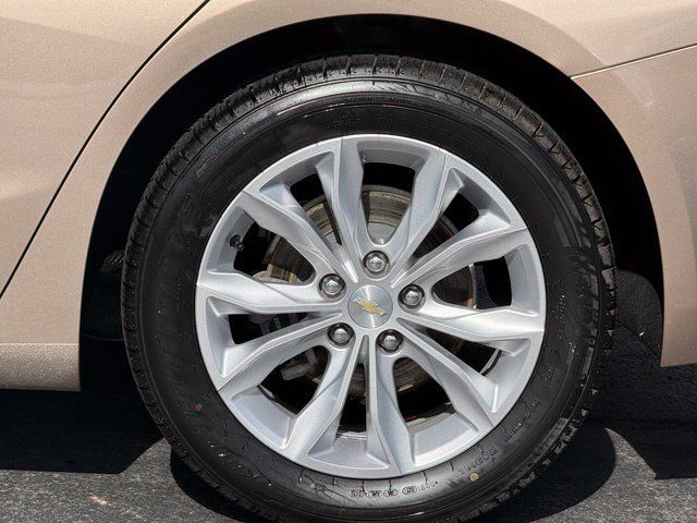 Used 2019 Chevrolet Malibu LT FWD image 11