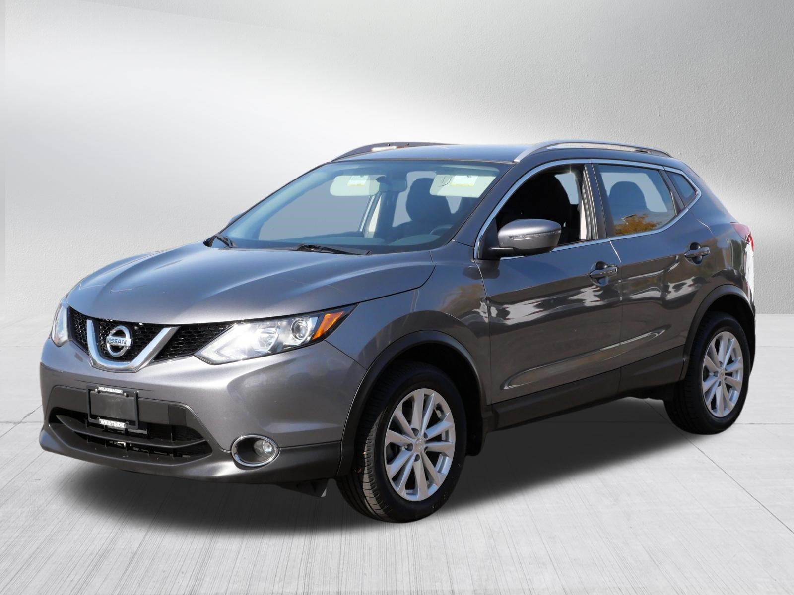 Used 2017 Nissan Rogue Sport SV w/ SV All-Weather Package AWD/4WD image 3