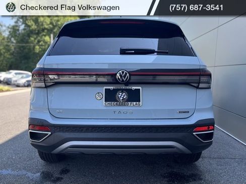 New 2025 Volkswagen Taos SE image 18
