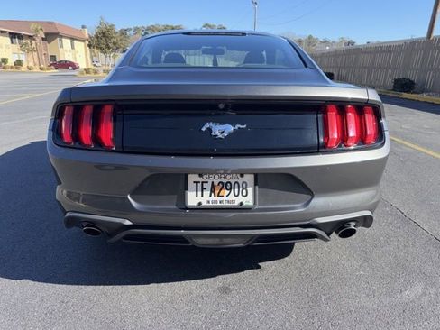 Used 2018 Ford Mustang Coupe image 8