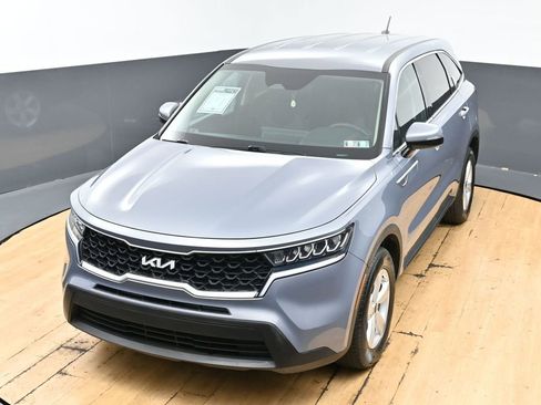 Used 2023 Kia Sorento LX image 41