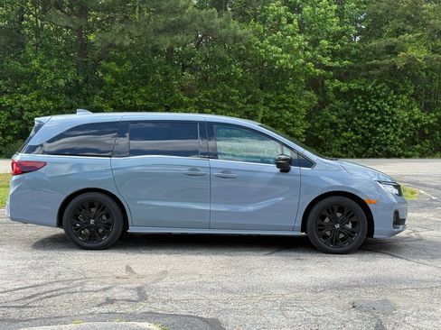 Used 2025 Honda Odyssey Sport-L image 3