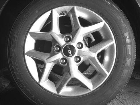 Used 2025 Kia Soul LX w/ LX Technology Package image 14