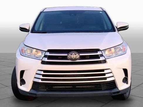 Used 2017 Toyota Highlander LE FWD image 4