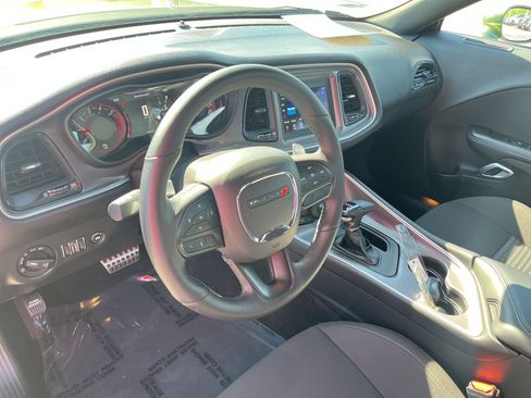 Used 2022 Dodge Challenger R/T w/ Driver Convenience Group RWD image 16