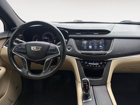 Used 2017 Cadillac XT5 Luxury FWD image 12
