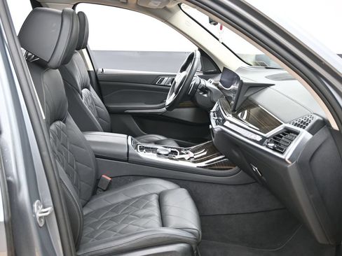 Used 2025 BMW X7 xDrive40i AWD/4WD image 37