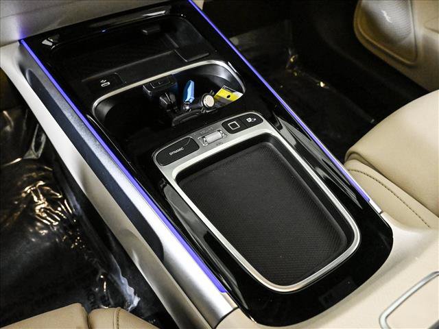 Used 2025 Mercedes-Benz GLB 250 4MATIC image 13