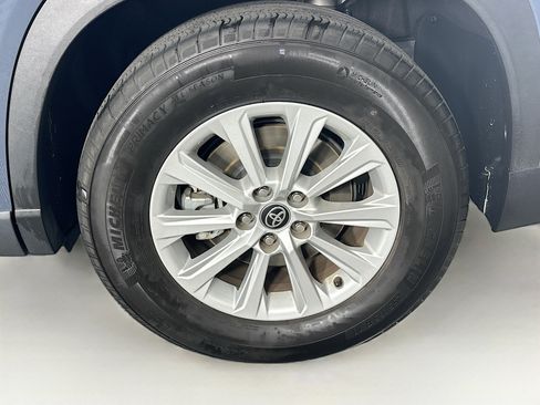 Used 2024 Toyota Grand Highlander FWD image 11