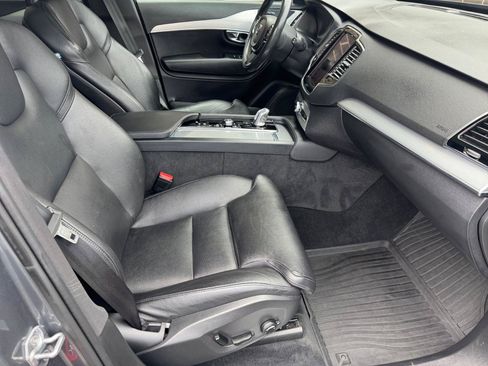 Used 2016 Volvo XC90 T8 Momentum w/ Vision Package AWD/4WD image 15