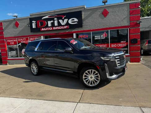 Used 2022 Cadillac Escalade ESV Premium Luxury Platinum AWD/4WD image 3