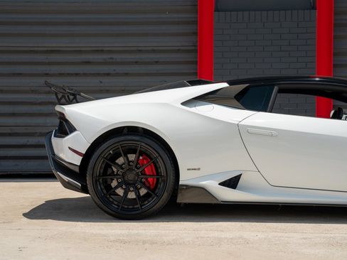 Used 2015 Lamborghini Huracan LP 610-4 AWD/4WD image 11