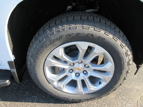 New 2026 Chevrolet Silverado 1500 LTZ w/ LTZ Premium Package AWD/4WD image 10