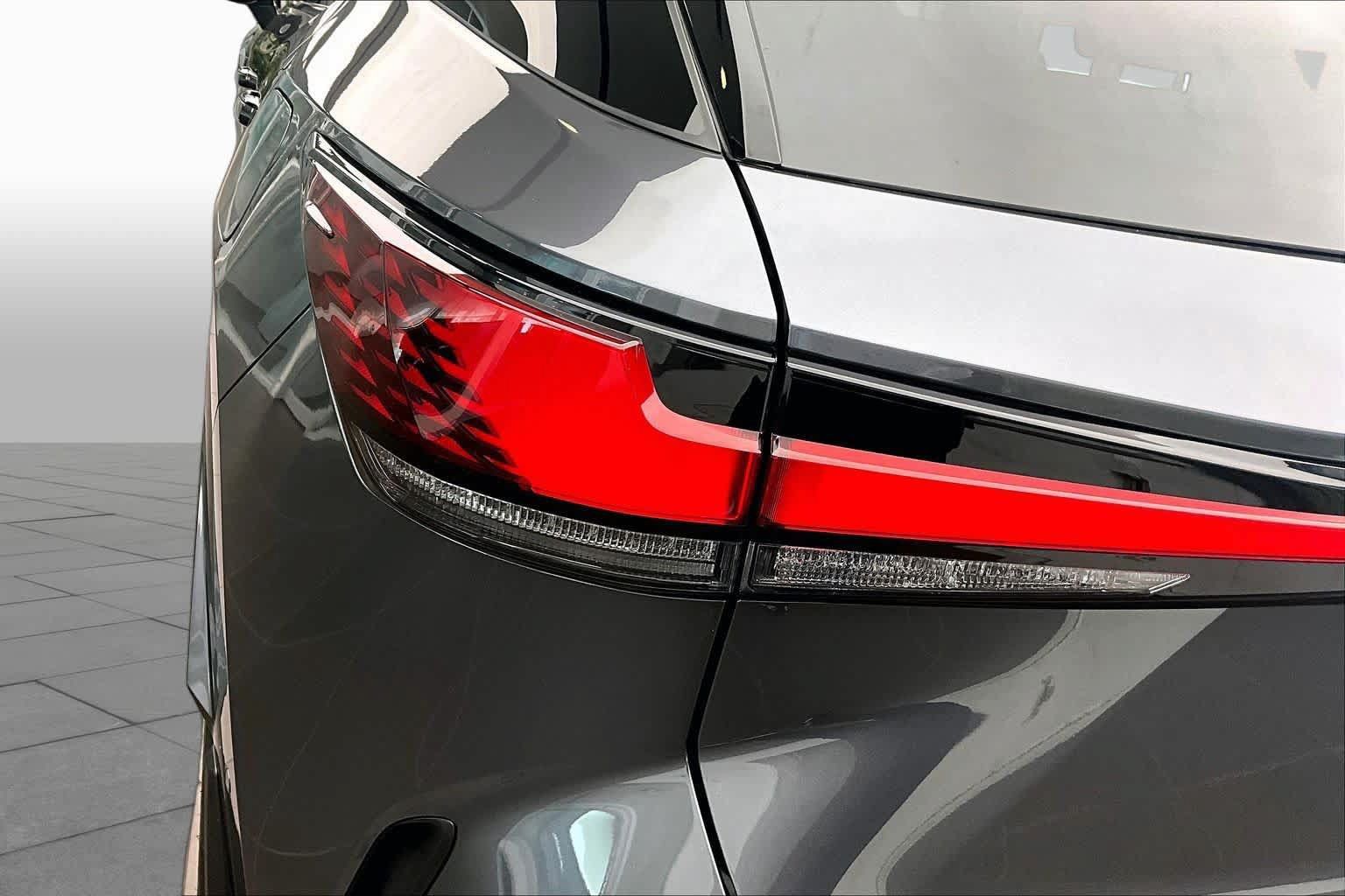 Used 2024 Lexus RX 350 F Sport w/ Convenience Package AWD/4WD image 28