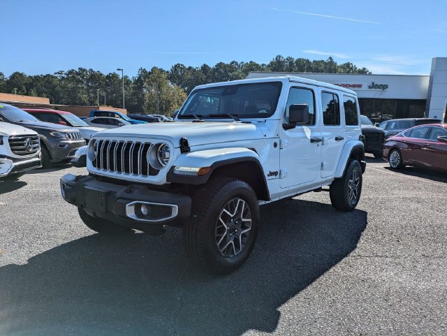 Used 2025 Jeep Wrangler Unlimited Sahara AWD/4WD image 13