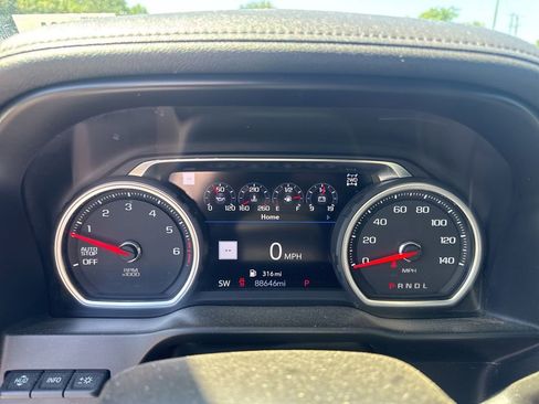 Used 2019 Chevrolet Silverado 1500 High Country w/ Technology Package AWD/4WD image 10