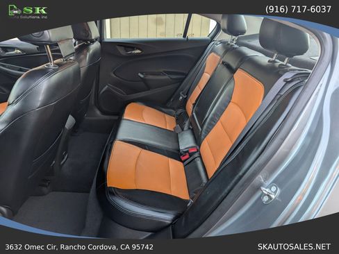 Used 2018 Chevrolet Cruze LT FWD image 27
