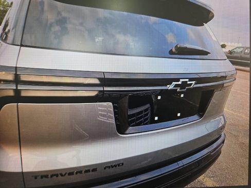 Used 2026 Chevrolet Traverse RS AWD/4WD image 7
