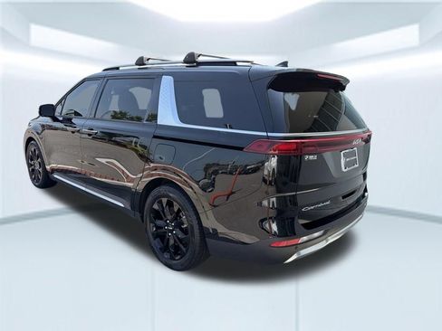 Used 2022 Kia Carnival SX FWD image 5
