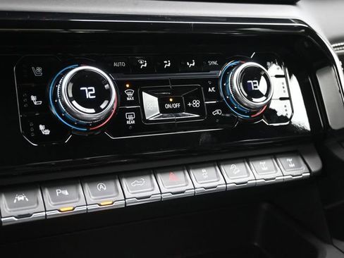 Used 2024 GMC Sierra 1500 AT4X image 19