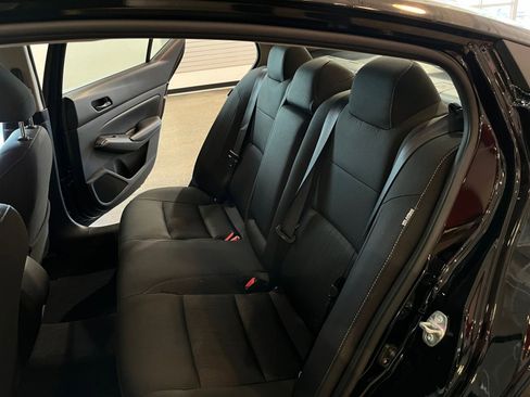 Used 2025 Nissan Altima 2.5 SV FWD image 38