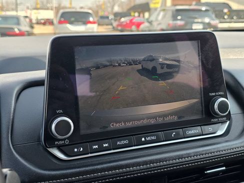Used 2025 Nissan Rogue SV AWD/4WD image 42