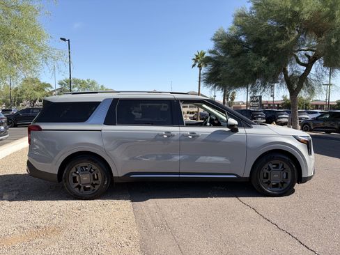 New 2026 Kia Carnival SX FWD image 2