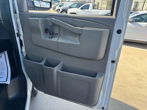 Used 2020 Chevrolet Express 3500 LS image 33