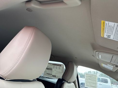 New 2026 Lincoln Corsair Premiere image 30