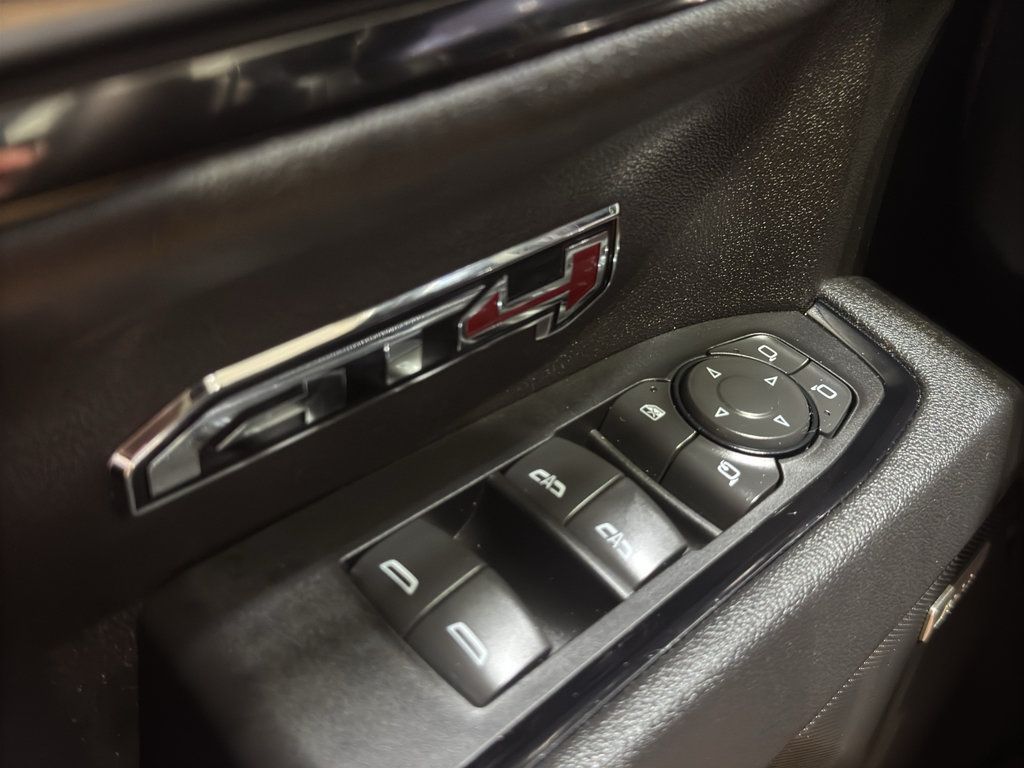 Used 2025 GMC Sierra 1500 AT4 w/ AT4 Premium Package AWD/4WD image 32