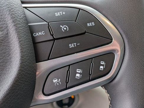 Certified 2023 Chrysler Pacifica Touring-L FWD image 19