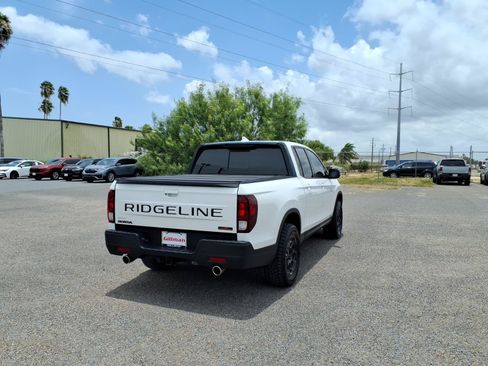 Used 2025 Honda Ridgeline TrailSport+ image 8