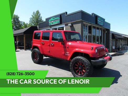 Used 2012 Jeep Wrangler Unlimited Sahara w/ Connectivity Group AWD/4WD image 1