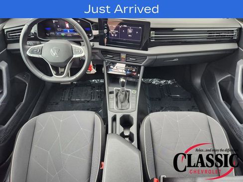 Used 2025 Volkswagen Jetta Sport FWD image 31