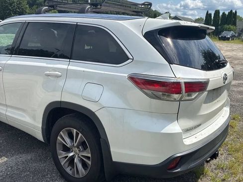 Used 2015 Toyota Highlander XLE AWD/4WD image 6