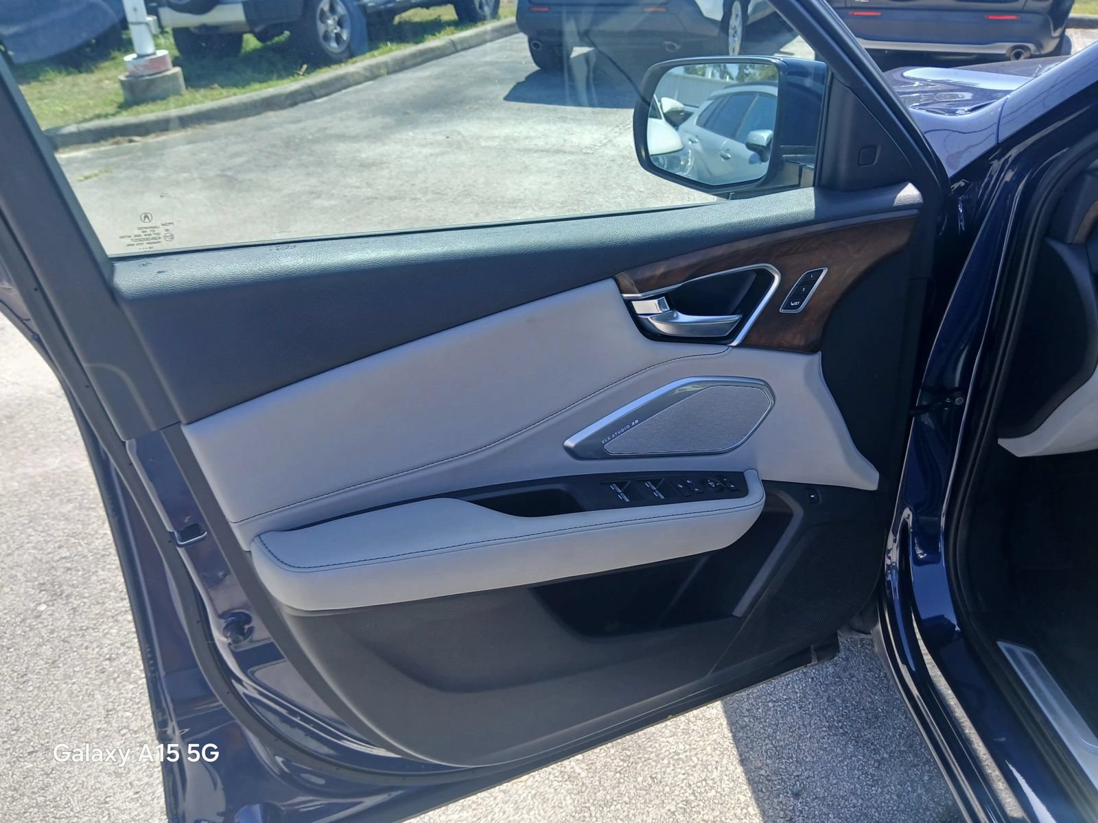 Used 2019 Acura RDX w/ Advance Package FWD image 12