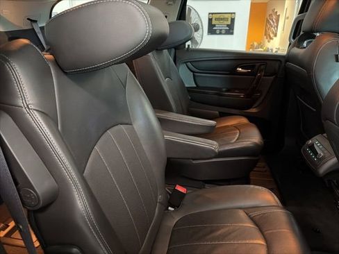 Used 2015 Chevrolet Traverse LTZ image 32