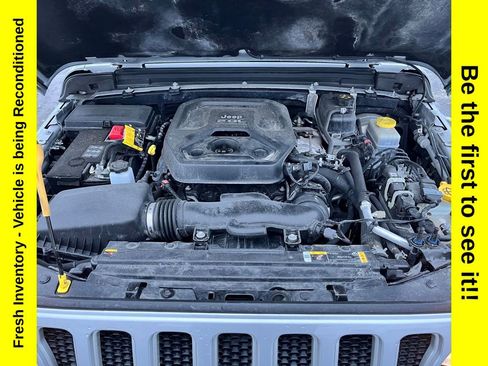 Used 2022 Jeep Wrangler Unlimited Sahara w/ Cold Weather Group image 21