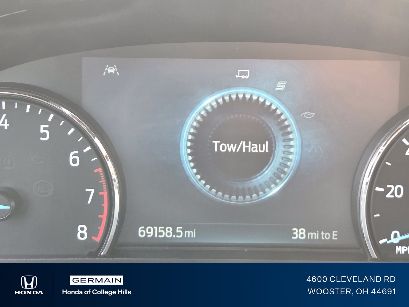 Used 2024 Ford Explorer Limited AWD/4WD image 36