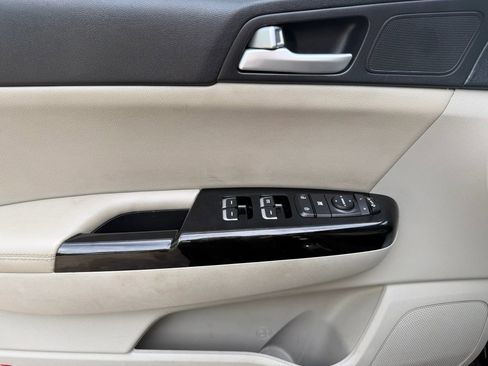 Used 2022 Kia Sportage EX image 12