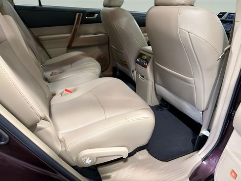 Used 2013 Toyota Highlander Limited AWD/4WD image 35