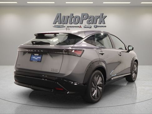 Used 2024 Nissan Ariya AWD image 9