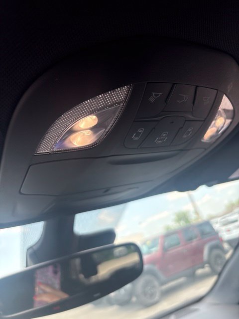 Used 2025 Chrysler Pacifica Select AWD/4WD image 40
